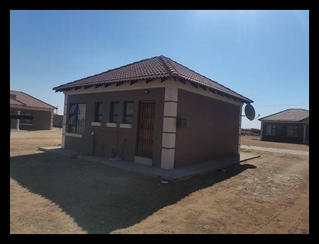 2 BEDROOM HOUSE FOR SALE IN ERMELO